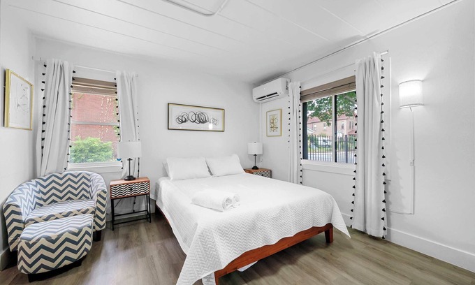 Near East Columbus Apartment | Chic City Retreat 87