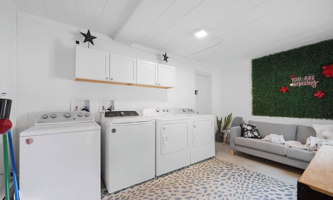 Near East Columbus Apartment | Chic City Retreat 93E