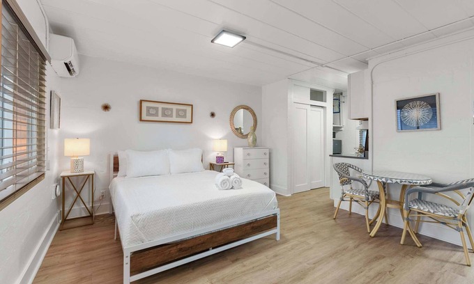 Near East Columbus Apartment | Chic City Retreat 93J For 2!