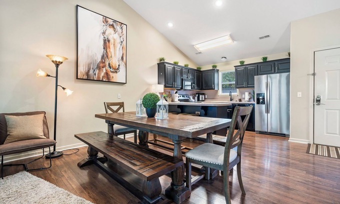 Branson West Condo | Chic Comfort in the Ozarks: 1 Bedroom Condo near Silver Dollar City