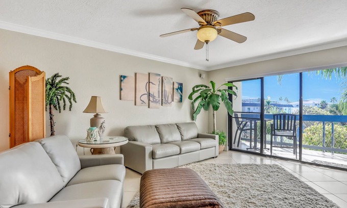 Capri Isle Condo | Chic condo near St. Petersburg w/pool & waterway views - walk to beach