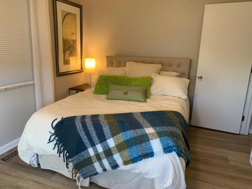Kettering Apartment | Chic & Cozy 1br Retreat Prime Location & Mod