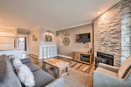 Wolf Creek Apartment | Chic Eden Condo with Pool Access Less Than 5 Mi to Ski!