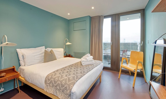 Lansbury Apartment | Chic Four Bedroom Flat with Stunning Poplar Views
