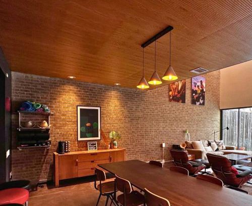 Greenway Plaza-Upper Kirby House | Chic In The City