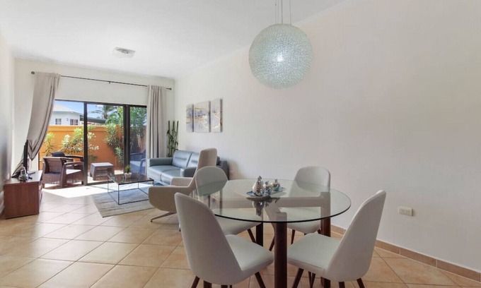 Gold Coast Apartment | Chic Lux Resort 2BR Condo - Casita Suerte by Bocobay