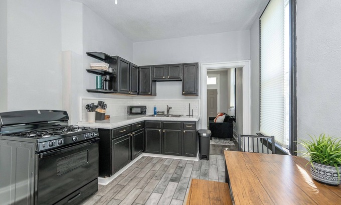 Walnut Hills Apartment | Chic, Modern Gem with Style – Walnut Hills Wonder! Walk to Dining & More