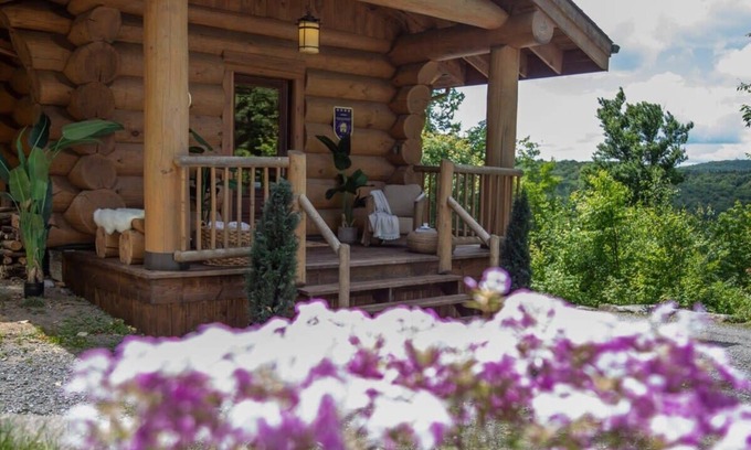 Val-des-Lacs Ski Chalet | Chic Nature Escape – Hot tub, View & Design