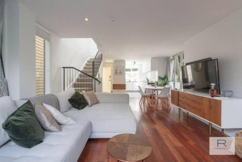 Parnell House | Chic Parnell Townhouse