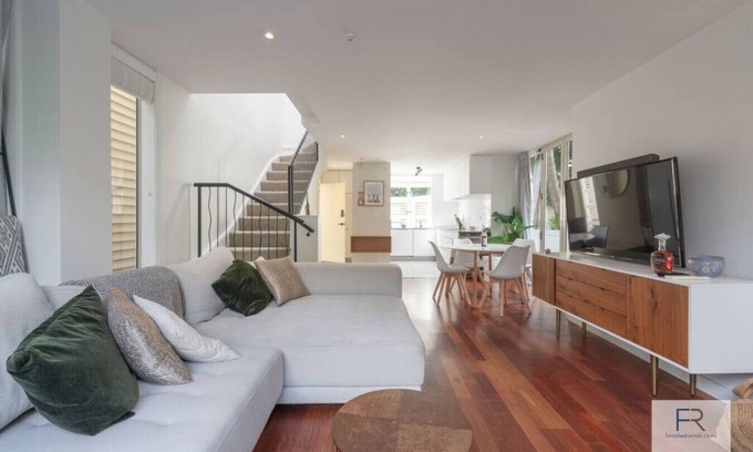 Parnell House | Chic Parnell Townhouse