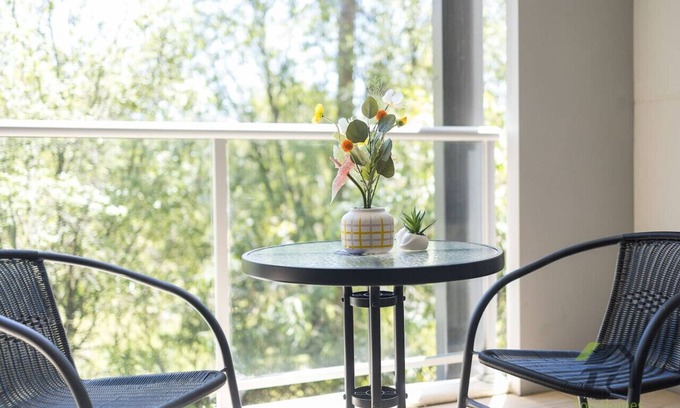 Waitara Apartment | Chic Retreat with2b2b