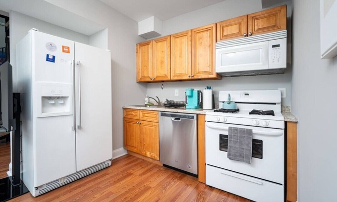 Downtown Apartment | Chic Silver Spring Loft Near Metro, Dining & Shops – Walk Everywhere