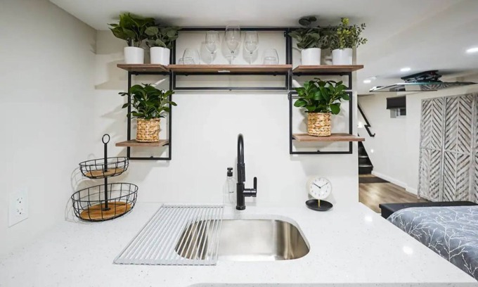 Cambria Heights Apartment | Chic Studio in Prime Location!