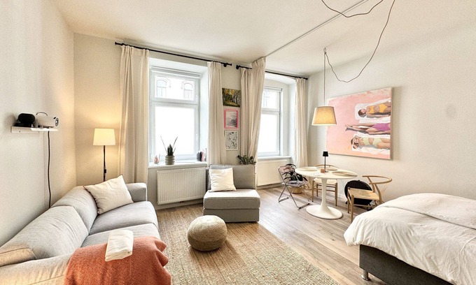 Roßau House | Chic Studio in Servitenviertel