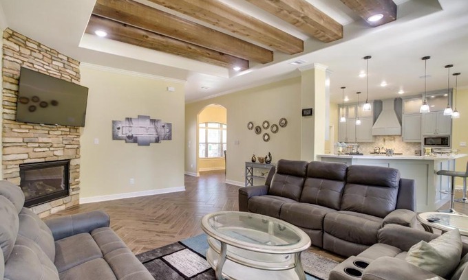 Tomball House | Chic Texas Abode with Patio and Fenced-In Yard!