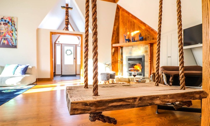 Sainte-Ann-des-Lacs Ski Chalet | Chic Tipi & Spa / Pool table -10 min Saint-Sauveur Village