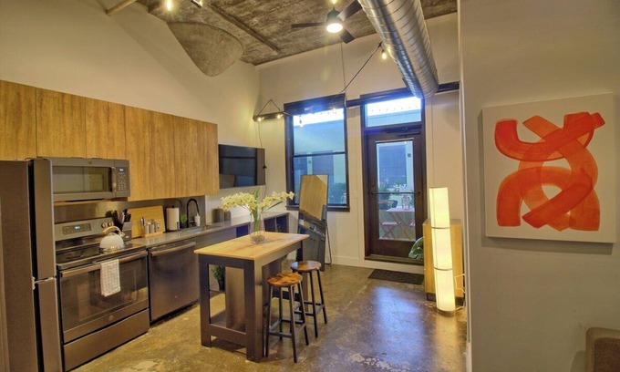 Midtown Hotel | Chic Ultramodern Minimalist Studio Loft + Patio