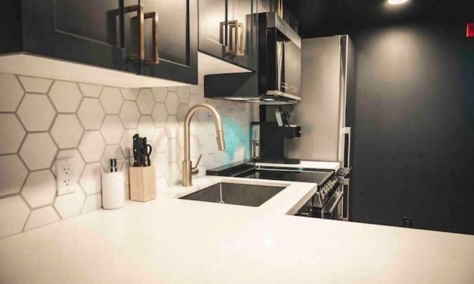 Barrie Apartment | Chic Urban Getaway