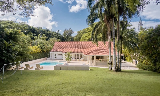 Los Lagos Villa | Chic Villa in Casa de Campo, great location 3 mins from the beach !n