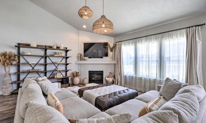 Vineyard House | Chic Vineyard Getaway with Yard about 8 Mi to BYU