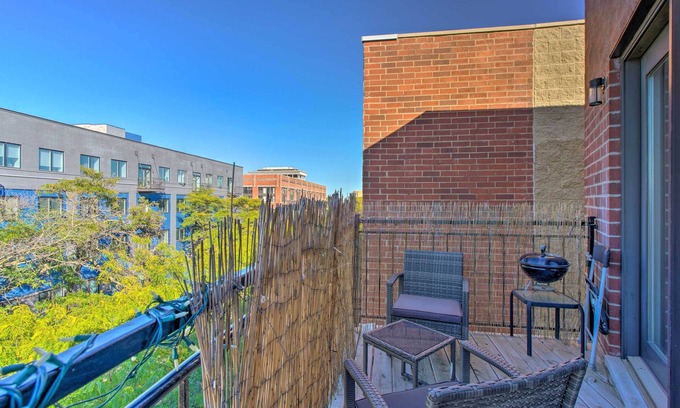 Douglas Condo | Chicago Condo Near Beaches, Parks & Downtown!
