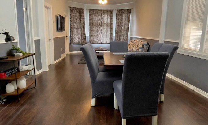 Hermosa Condo | Chicago Modern Condo- Perfect for family time or a good time in Chicago.