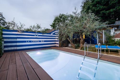 Montemarcello Ski Chalet | Chicca blu