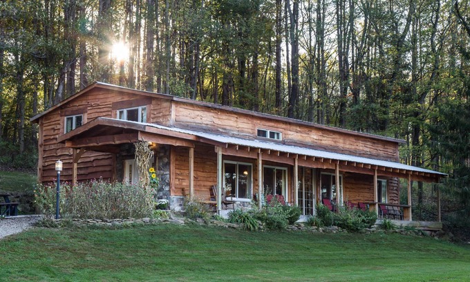 Lakeville House | Chickadee Pines at Secluded Cabins