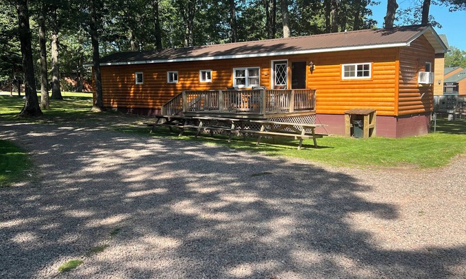 Hunter Cabin | Chief Lake Lodge Resort Cabin #9