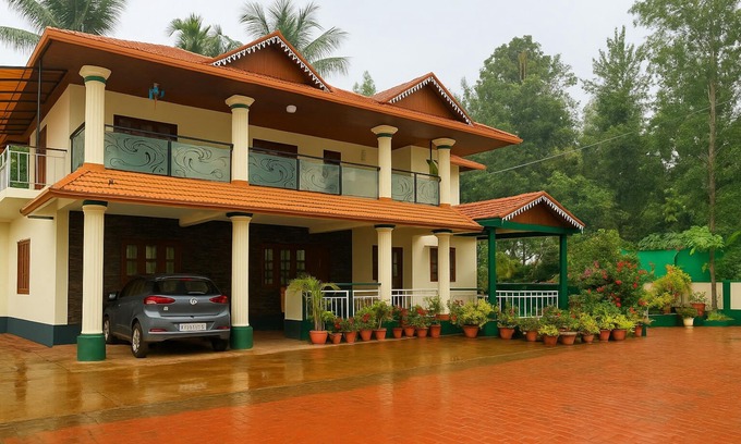 Suntikoppa Villa | Chiguru homestay n