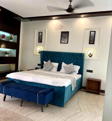DLF Phase 3 Bed & Breakfast | Chill Place - The Nest