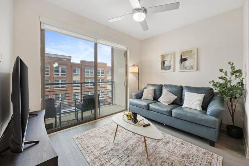 Frisco Square Apartment | Chill & Tone 1BR Frisco King & Sofa, Gym & Pool