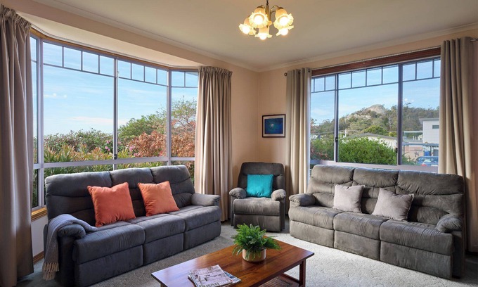 Bicheno Apartment | Chillax in Bicheno - Freycinet Holiday Houses