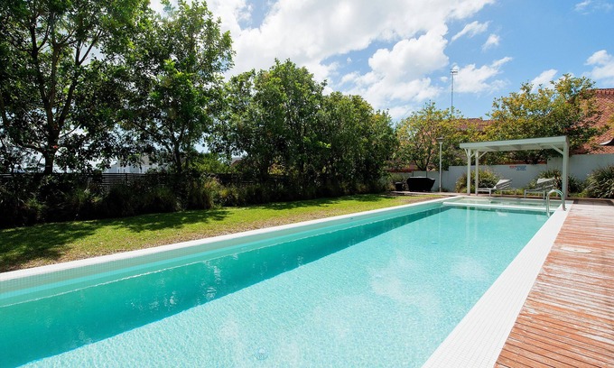 Nelson Bay Apartment | Chillin at Oaks, Centre of Nelson Bay with a pool. Mid Week Stay Special now on.