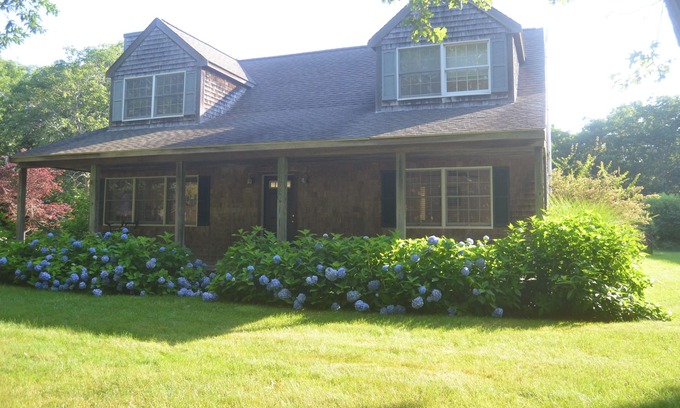 Chilmark House | Chilmark House in Quansoo With Pool