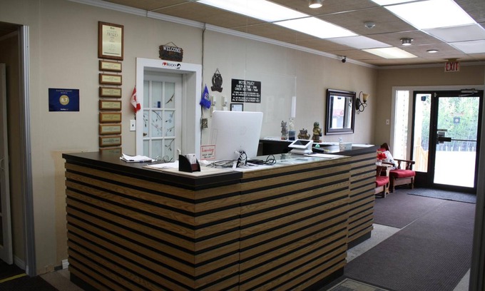 Rocky Mountain House Hotel | Chinook Inn