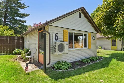Chippewa Lake House | Chippewa Bluffs Resort Spacious Combined 4BR 4BA Cabins