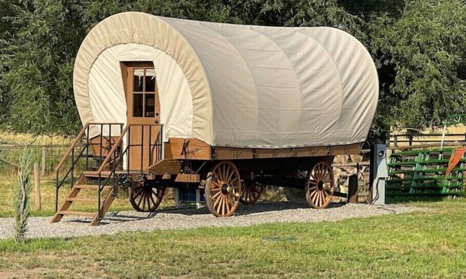 Salmon Cabin | Chisholm “Conestoga” Wagon at J&J Cabins