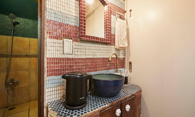 Shibuya House | Chiyoda Line YoyogiUehara Spacious urban lodge in - ABURA HOUSE/Shibuya-ku Tokyo
