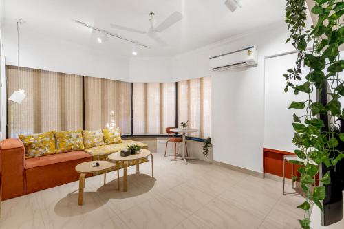 Bandra West Apartment | Chloe 1BHK Bandra W by The Bombay Home Company