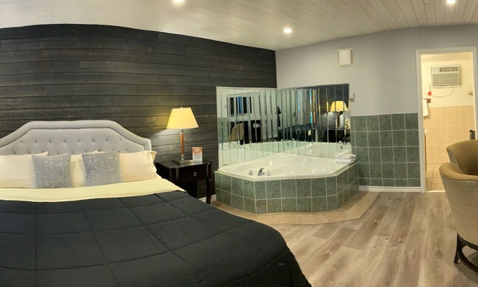 Niagara Falls Cabin | Choice Inn by the Falls