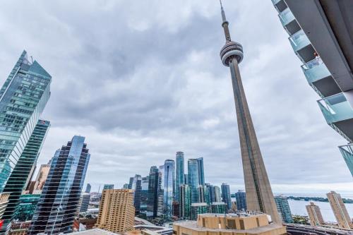 Toronto Entertainment District Apartment | CHOL Furnished Suites Heart of Downtown Toronto, 2 Beds, Free Parking, CN Tower View