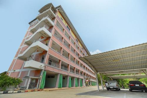 Nakhon Chai Si Hotel | Chompoo Inn