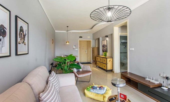 Jeifangbei Central Business District Apartment | Chongqing Yuzhong·Hongya Cave· Locals Apartment 00115320