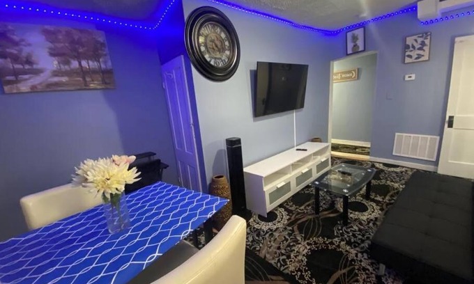 Downtown Baltimore Apartment | CHRIS LUXURY HOME