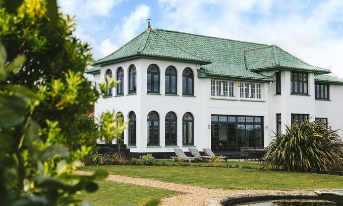 Shanklin Apartment | Christie Mansion - Luxury Cottages
