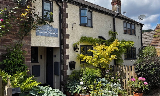 Blakeney Cottage | Christmas Cottage Beautiful Two Bedroom Vintage Village Country Cottage.