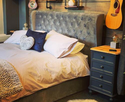Denstone Apartment | Christmas Cottage