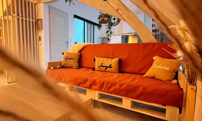 Chateauroux Apartment | Chtx-Old style - Fibre - Shops - Transport