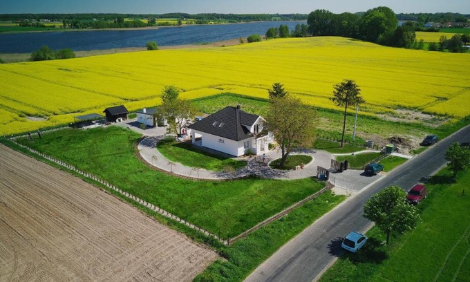 gmina Dobrzyn nad Wisła House | Chudzewo-dom nad jeziorem z jacuzzi